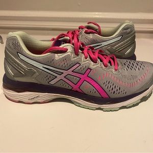 ASICS Gel-Kayano in size women’s 8!